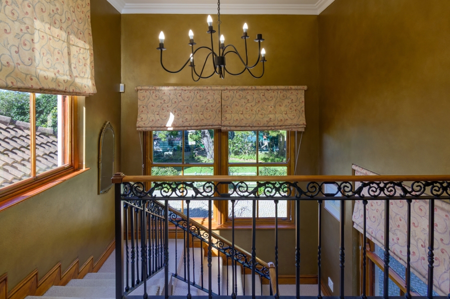 7 Bedroom Property for Sale in Zwaanswyk Western Cape